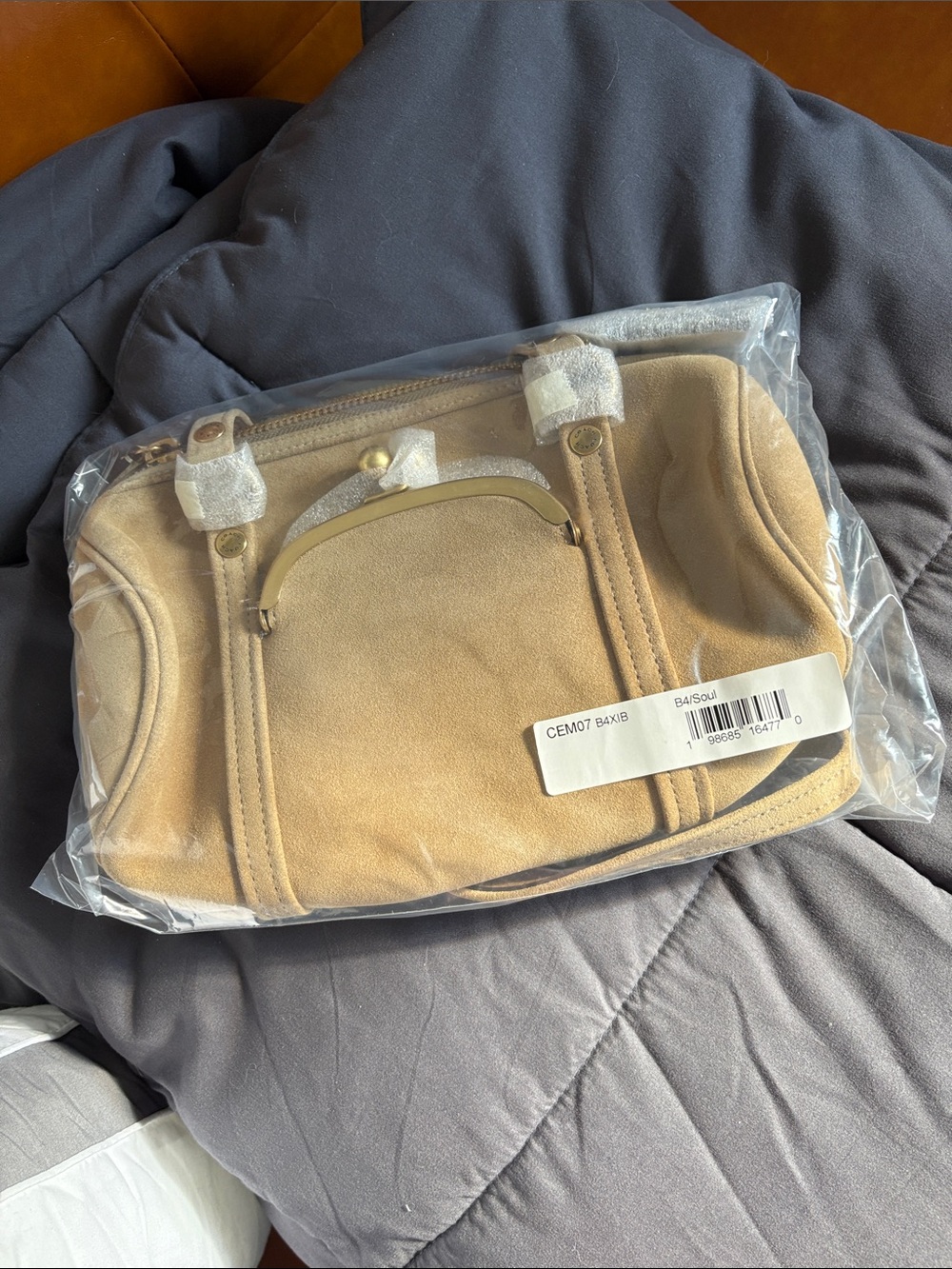 Coach Suede Tan Barrel 28 Shoulder Bag with Gold Hardware - Picture 5 of 5